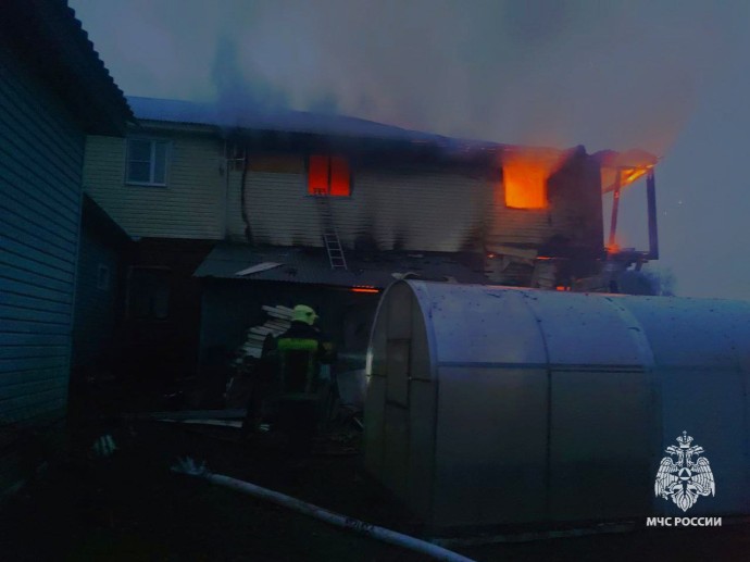 Мужчина получил ожоги на пожаре в деревне Крюковка Мужчина получил ожоги на пожаре в деревне Крюковка