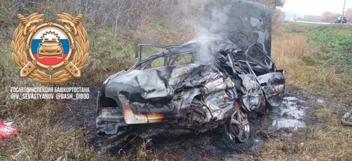 В Башкирии в жутком ДТП с грузовиком погибли три человека