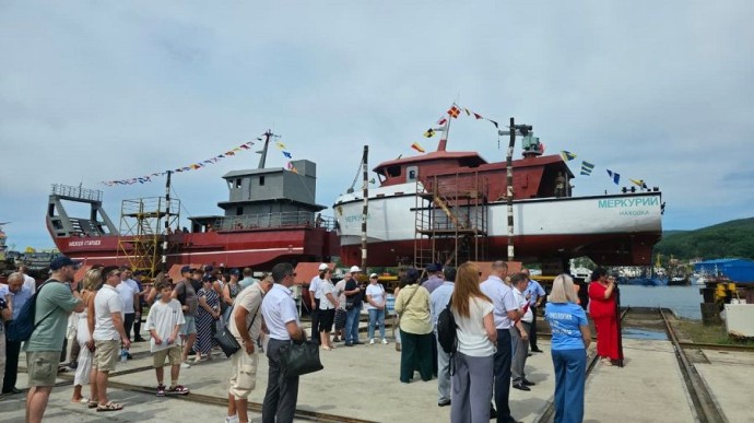 Ливадийский завод построил самоходный плашкоут для перевозок Дунай – Путятин