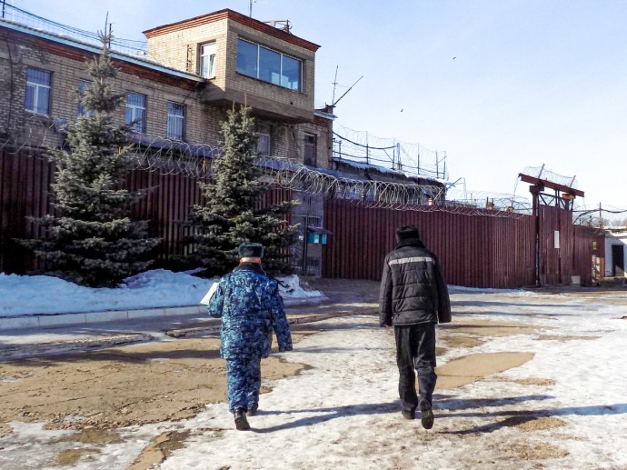 Заключенного колонии отпустили на три  дня
