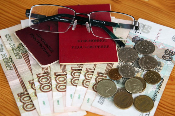 Части российских пенсионеров с 1 июля поднимут пенсии