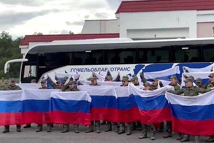 Опубликованы кадры с вернувшимися из плена российскими военными