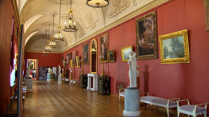 С уважением к традициям и памяти: как в Юсуповском дворце отмечают 100-летие Дома учителя С уважением к традициям и памяти: как в Юсуповском дворце отмечают 100-летие Дома учителя