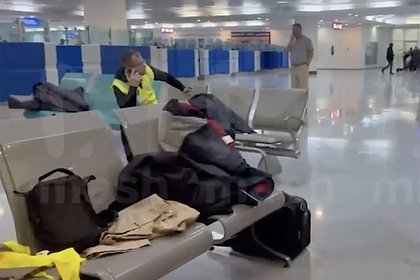 Российских и белорусских пилотов на три дня задержали в аэропорту Туниса