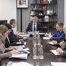 Дмитрий Миляев поручил приобрести рояль для школы в Новогуровском и привести в порядок торговые объекты Заокского района