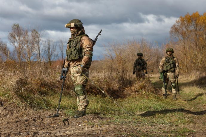 Стало известно, когда саперы из КНДР приступят к разминированию Курской области