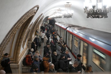 Упавшего на пути в московском метро пассажира обязали выплатить компенсацию