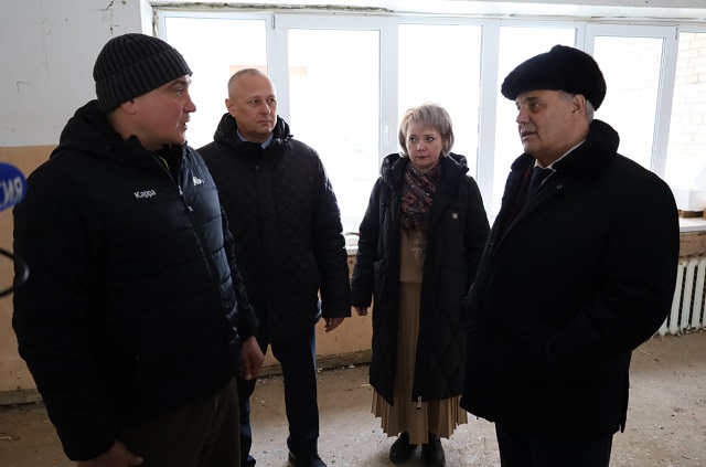 Владимир Чибиркин ознакомился, как идет ремонт социальных объектов в Краснослободском районе