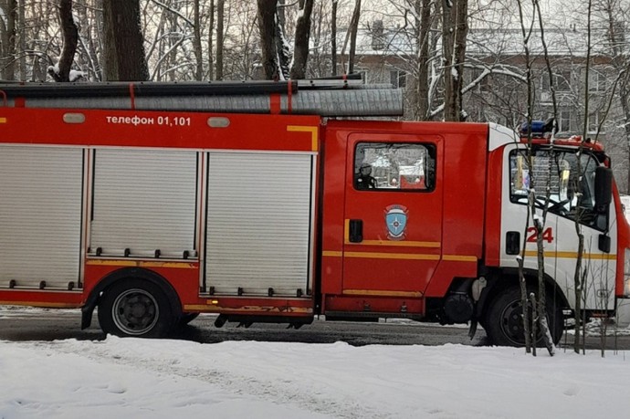 В Окуловке пожарные спасли 7 человек из горящего многоквартирного дома