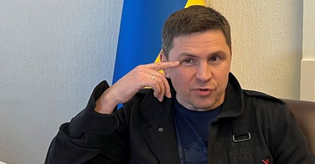 Через переход с циклом: Выпускать всех мужчин с Украины начнут не сразу — Подоляк