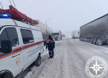 В Башкирии на закрытых из-за непогоды дорогах развернули пункты обогрева