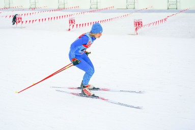 Первую флагманскую лыжную трассу начали покрывать искусственным снегом