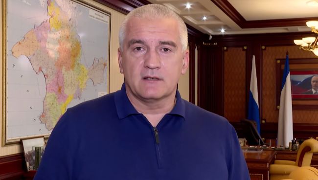 Глава Крыма назвал сроки, когда решат дефицит с бензином на полуострове