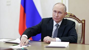 Путин поручил назначать единое пособие многодетным семьям при увеличении доходов