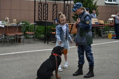 Калужской детворе показали приёмы «Грома»