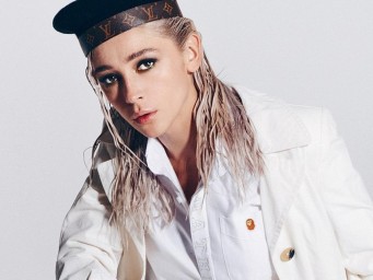 Настя Ивлеева вновь стала блондинкой, потому что ей скучно — психолог Абравитова