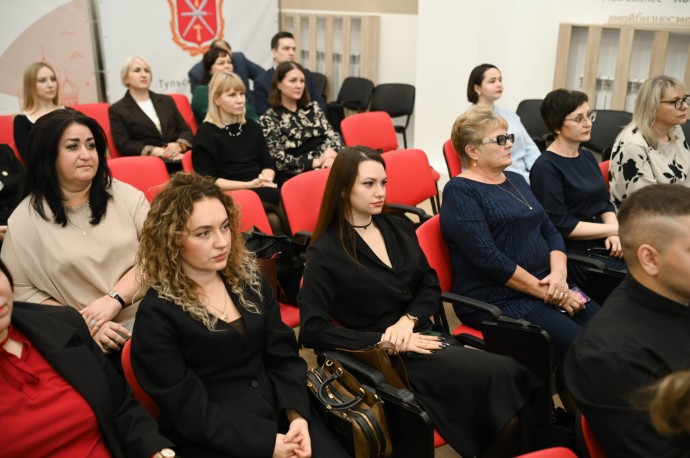 Тульских экономистов наградили в профессиональный праздник Тульских экономистов наградили в профессиональный праздник