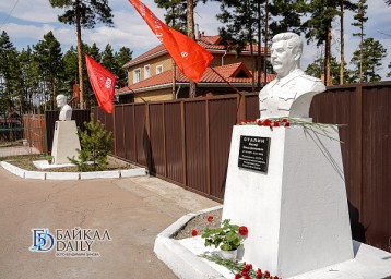 Бурятские коммунисты обиделись на критику памятника Сталину