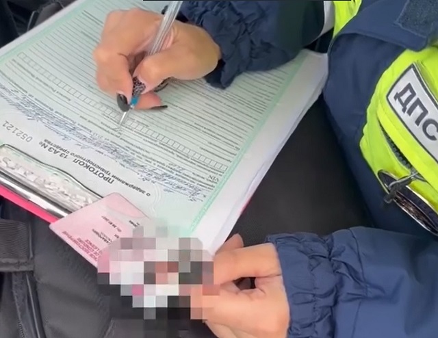 В Саранске у водителя, лишенного прав, обнаружили поддельное водительское удостоверение В Саранске у водителя, лишенного прав, обнаружили поддельное водительское удостоверение