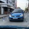 Махал руками, крутил пальцами у виска”: автомобилист в Южно-Сахалинске пытался проехать “против шерсти”