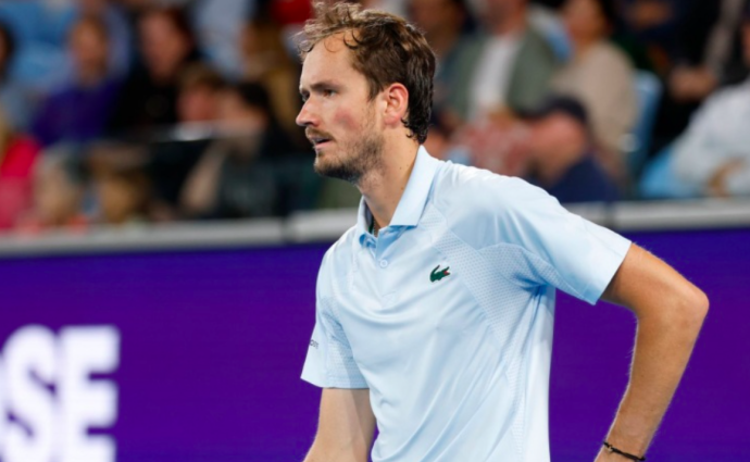 Медведев показал худшее за 8 лет выступление на US Open Медведев показал худшее за 8 лет выступление на US Open