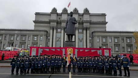 В одном строю: пермские кадеты прошли торжественным маршем на XV юбилейном Параде Памяти