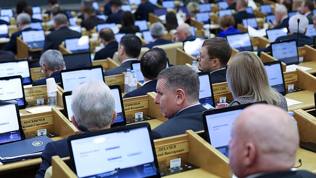 Депутаты ГД приняли решение о расширении списка получателей обращения в связи с информацией о планируемых поставках ядерного оружия на Украину