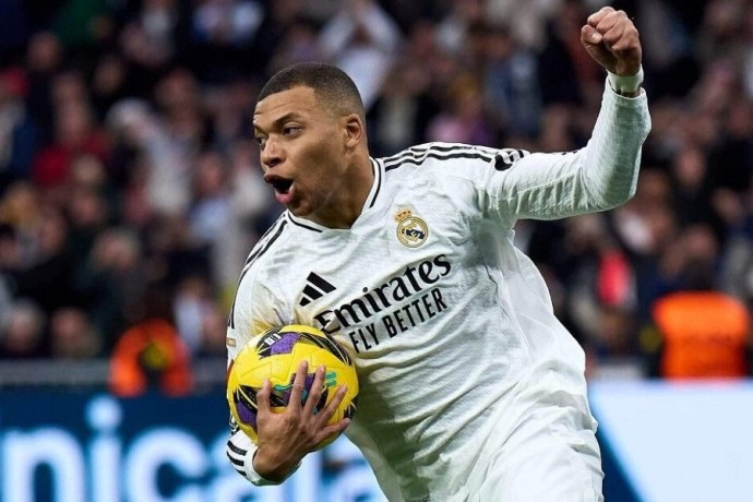 Мбаппе забил за "Реал" три гола в матче Лиги чемпионов за 6 минут и 42 секунды Мбаппе забил за "Реал" три гола в матче Лиги чемпионов за 6 минут и 42 секунды