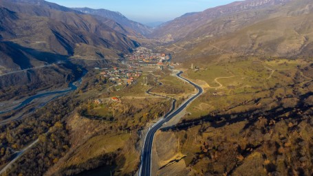 На подъезде к курорту «Ведучи» укрепят горный участок федеральной дороги