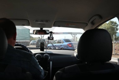 Транспорт следует с опозданием: в Перми образовалась пробка на шоссе Космонавтов