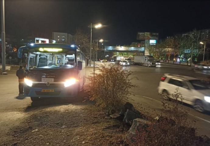Двое пассажиров получили травмы в автобусах во Владивостоке Двое пассажиров получили травмы в автобусах во Владивостоке
