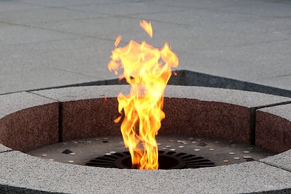 Прикуривший от Вечного огня россиянин выслушал приговор Прикуривший от Вечного огня россиянин выслушал приговор