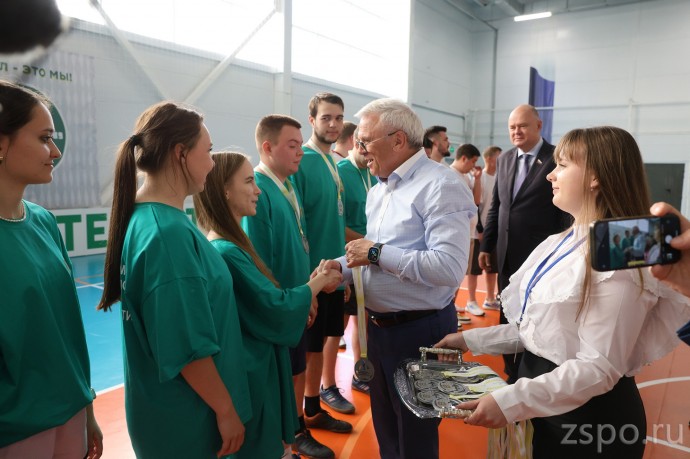 Вадим Супиков и Евгений Люлин наградили победителей спортивного фестиваля