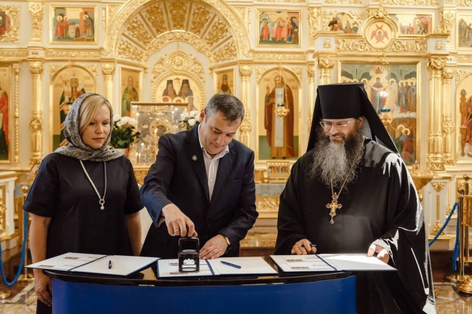 Рыльский и Горнальский монастыри изобразили на почтовых марках