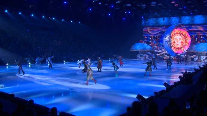Команда Татьяны Навки представила ледовое шоу по Гоголю в Петербурге Команда Татьяны Навки представила ледовое шоу по Гоголю в Петербурге