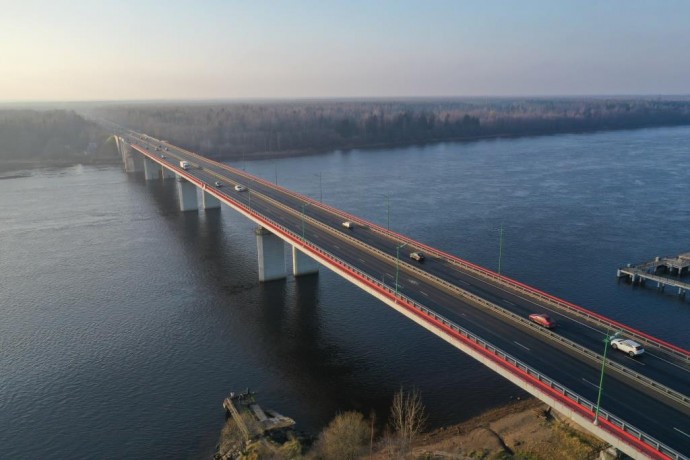 На Ладожском мосту перекроют одну полосу движения в сторону Петербурга