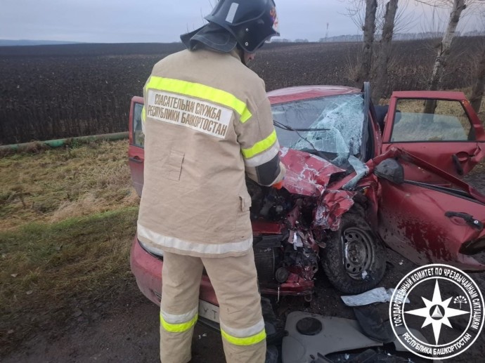 В Уфимском районе произошло лобовое столкновение автомобилей