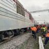 Из-за схода локомотива в Ростовской области задержаны более 20 поездов дальнего и пригородного следования