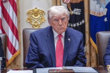 Трамп заявил о переговорах с украинскими лидерами