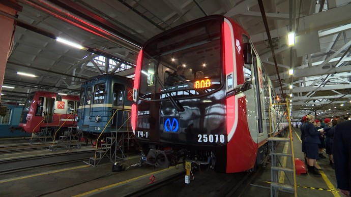 Больше, чем просто транспорт: Как развивалось метро Петербурга Больше, чем просто транспорт: Как развивалось метро Петербурга