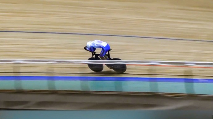 Российский велогонщик Лев Гонов завоевал золото на чемпионате Европы