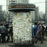 «Классно было — не то слово, я с ножом на работу ездил». В соцсетях поспорили о 1990-х: любить их или ненавидеть?