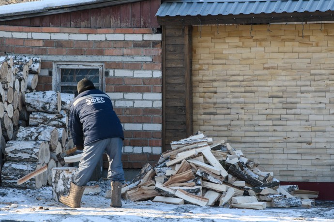 Сенатор Гибатдинов предлагает ввести новые льготы при заготовке дров
