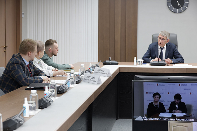 Дмитрий Миляев поручил создать Совет по издательской деятельности и дополнить мемориал в сквере ТулГУ именами защитников