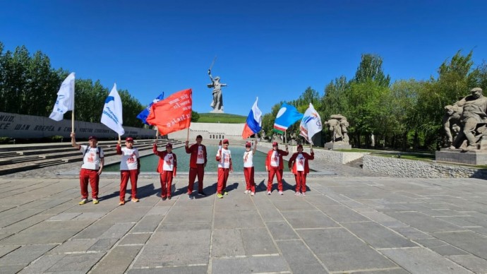 Команда «Факел Победы» из Якутии посетила мемориальные объекты Волгограда