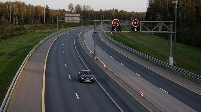 Вице-премьер Хуснуллин: доля скоростных автодорог в России составляет всего 0,6% Вице-премьер Хуснуллин: доля скоростных автодорог в России составляет всего 0,6%