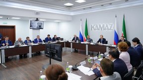 Денис Мантуров и глава Республики Татарстан Рустам Минниханов приняли участие в запуске промышленного технопарка «Олимп»