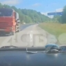 Автомобиль сахалинки окатило битумом на анивской трассе