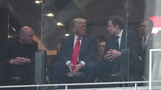 Трамп и Маск впервые публично пообщались после ссоры