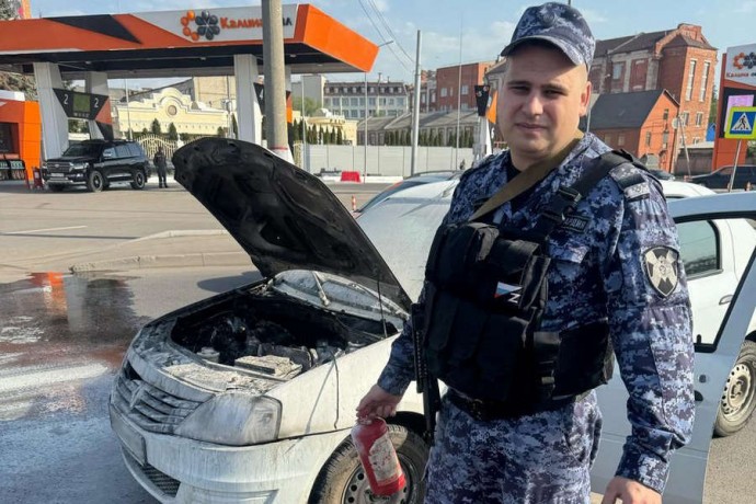 Росгвардейцы предотвратили взрыв автомобиля с газовым оборудованием в центре Курска